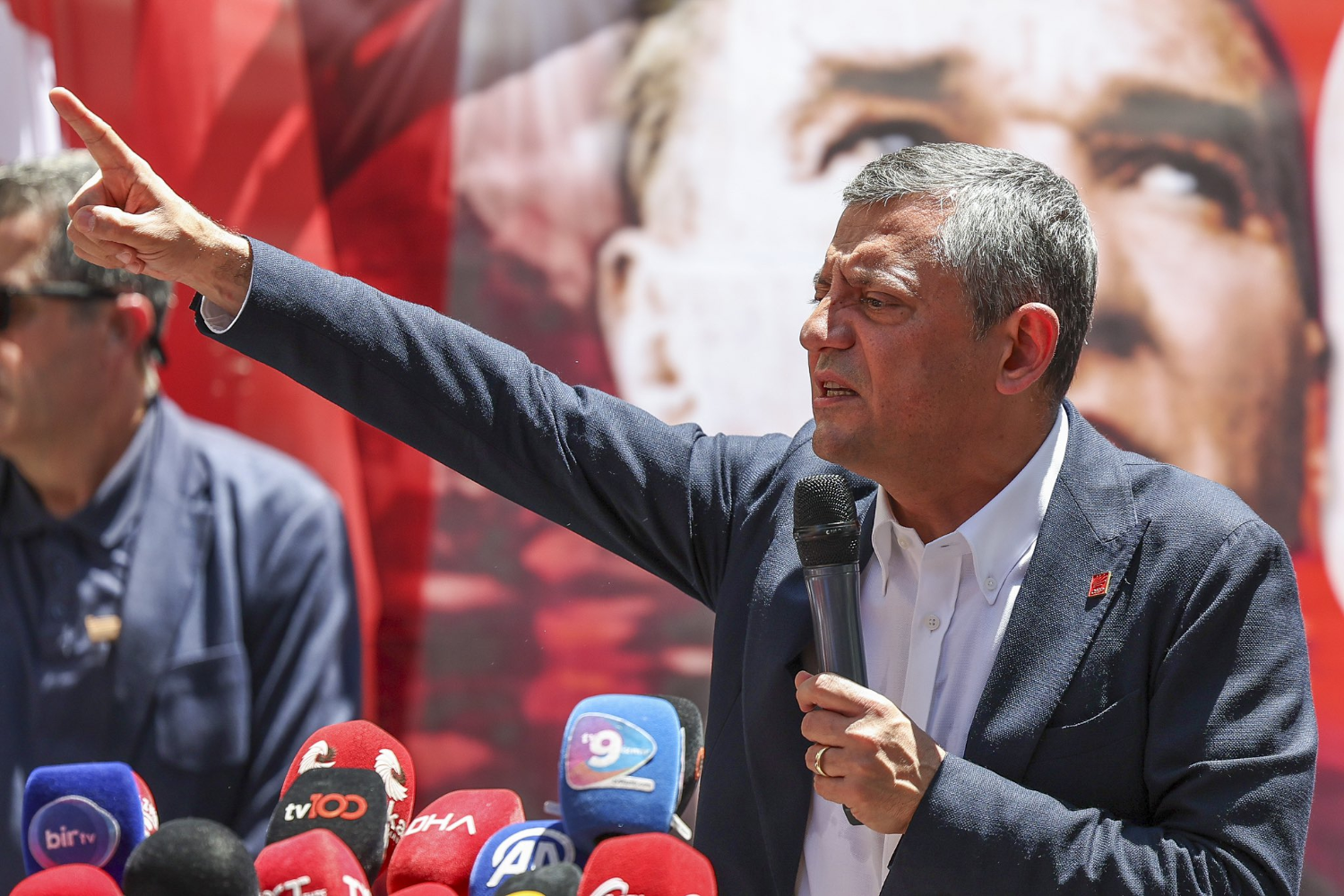 Özgür Özel: Adil ve tutuksuz yargılanma yapılmalı